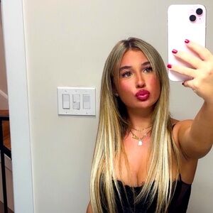 Meet your Posher, Valentina